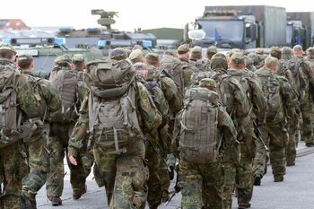 Germania vrea cea mai puternică armată din Europa. Dar tinerii nu văd asta cu ochi buni: „Am o altă viață în minte”