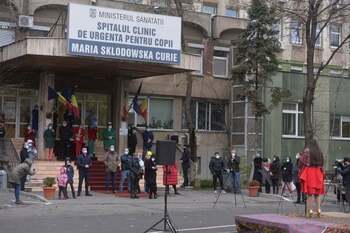 Un agent de pază de la Spitalul Marie Curie din București, acuzat că a lovit un bărbat și că a folosit și spray (…)