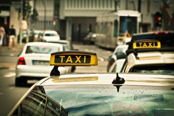 Scriitorul Wole Soyinka, PĂCĂLIT de un taximetrist la Otopeni, a primit Premiul Nobel. Șoferul care a cerut 400 de (…)
