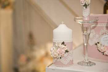 Tendințe noi în alegerea unei lumânări de botez pentru ceremonii restrânse