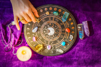 Anumite pietre pot influența energia ZODIILOR, în mod pozitiv sau negativ. De ce unii nativi nu ar trebui să poarte (…)