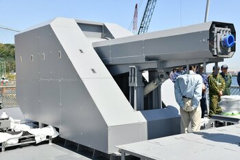Japonia a testat cu succes primul său tun electromagnetic naval