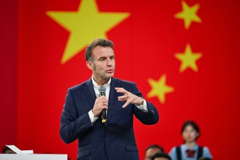 Macron amenință China cu taxe vamale:
