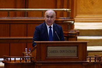 Autorizarea jocurilor de noroc va trece în atribuţia primăriilor. Bolojan: 