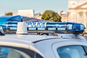 Un bărbat şi-a găsit fratele mort sub pat, la şase luni de când era dat dispărut, în Franţa