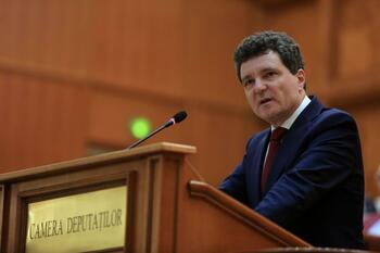 Nicușor Dan prezintă Strategia Națională de Apărare în Parlament. Senatorii și deputații urmează să voteze