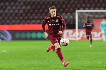 Un club istoric al Europei, unde a jucat marele atacant al Generației de Aur, e gata să plătească 8.000.000 de euro (…)