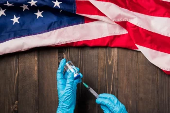 Administrația Trump deschide o anchetă controversată privind decesele asociate vaccinurilor anti-Covid