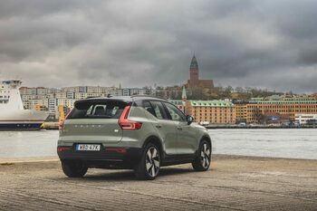 Volvo, acuzată în SUA că a ascuns un defect grav de siguranță la XC40 Recharge