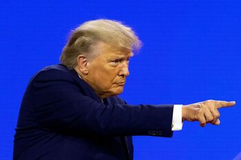 De ce vrea Trump să vopsească negru zidul de la granița cu Mexicul?