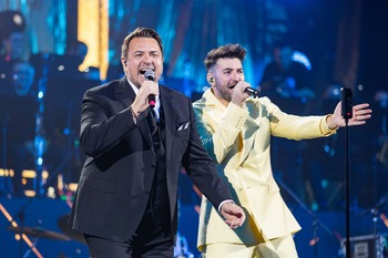 Cu o sală arhiplină și un public în extaz, în prima sa zi de concert pop-simfonic, Smiley a creat Armonie absolută (…)