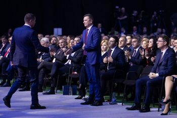 Grindeanu îi atacă pe partenerii din Coaliție: Se mint că sunt de dreapta, deși au lucrat toată viața la stat