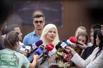 Elena Udrea, în lacrimi la ieșirea din penitenciar! Ce surpriză i-a pregătit soțul Adrian Alexandrov