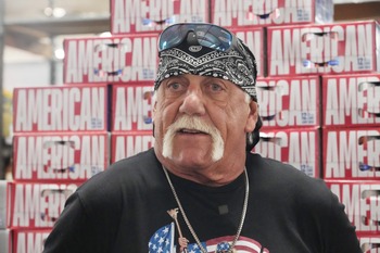 Doliu în lumea wrestlingului! A murit legenda Hulk Hogan. A făcut stop cardiac la 71 de ani