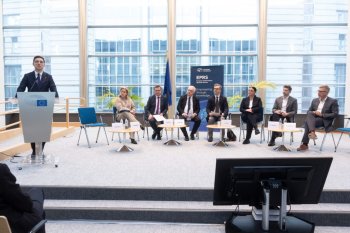 Eurodeputați, oficiali guvernamentali și fermieri din Estul Europei, uniți pentru apărarea fondurilor pentru agricultură