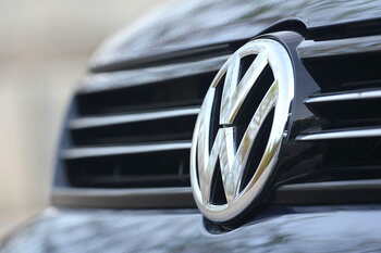 Volkswagen lansează noi modele electrice mai ieftine