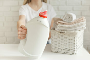 Cum să faci ca mirosul de balsam să persiste mai mult pe rufe. Cele mai simple trucuri