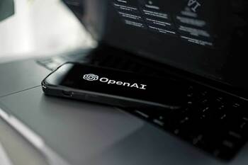 OpenAI se blindează împotriva spionajului industrial: Compania implementează măsuri dure pentru a contracara (…)