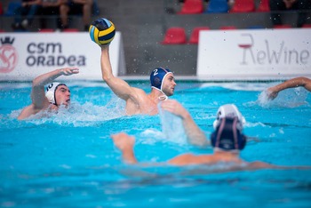 Campioana a câștigat meciul cu Dinamo. A fost al treilea succes consecutiv din acest sezon al poloiștilor orădeni