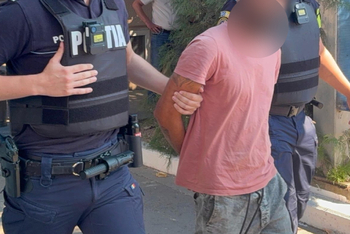 Doi hoți și-au petrecut noaptea în arestul Poliției Bihor. Unul a luat unelte de 1.500 de lei, altul a furat 16.800 (…)