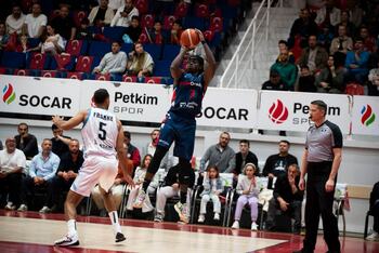 „Leii roșii” joacă sâmbătă pe terenul unei echipe neînvinse în acest sezon