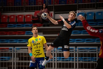 Victorie facilă pentru handbaliștii orădeni. CSM Oradea se menține pe primul loc al clasamentului