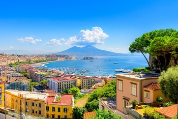 Cele mai frumoase priveliști din Napoli: unde să faci cele mai bune fotografii