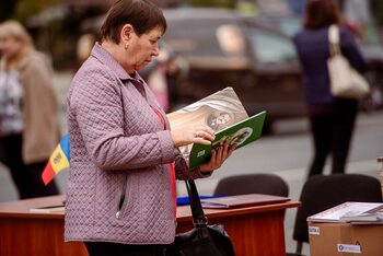 „Luna cărții românești” celebrează limba română cu donații de volume și târg de carte, prin Departamentul pentru (…)