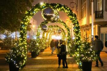 Lia Olguța Vasilescu: Peste 100.000 de oameni au fost astăzi la deschiderea Târgului de Crăciun din Craiova. Magie (…)