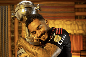 A făcut istorie la 34 de ani. E primul fotbalist din toate timpurile care reuşeşte aşa ceva