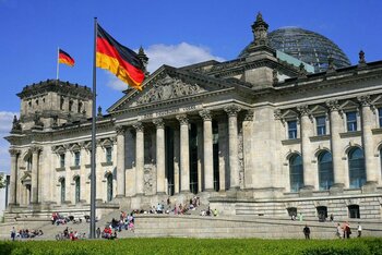 Berlinul afirmă că procesul de negociere a unei soluţii cu două state trebuie să înceapă acum