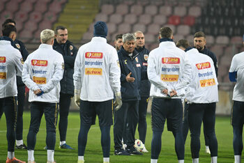 Marea surpriză a lui Mircea Lucescu în primul 11 pentru Bosnia – România. Decizia care poate cântări enorm