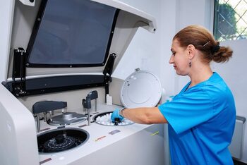 Centrul Multifuncțional Caraiman oferă, de luni, screening gratuit pentru diabet și cancer de prostată