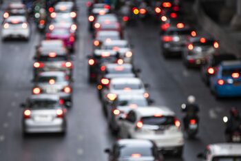 Cum funcționează, în prezent, „regula fermoarului” în trafic, pe șoselele din România