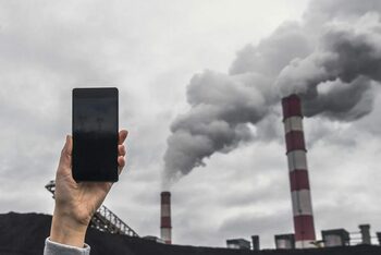 Adevărul toxic din spatele telefoanelor schimbate prea des