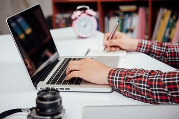 Platformă online pentru elevii care vor să se înscrie la liceele din București