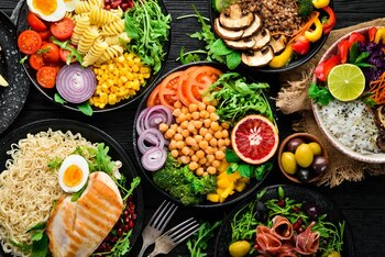 Plan alimentar mediteranean: 7 cine rapide, sănătoase și de vară, gata în cel mult 25 de minute