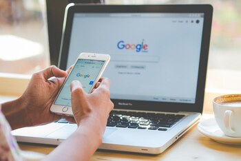 Compania Google, condamnată la despăgubiri de 425 de milioane de dolari pentru încălcarea vieții private