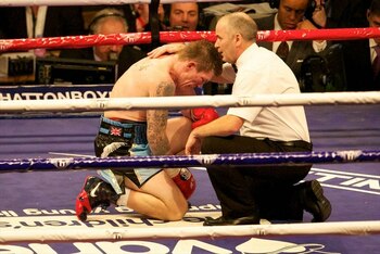 Tragedie în lumea boxului: Celebrul pugilist Ricky Hatton, găsit mort în propria locuință