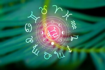 Horoscop vineri, 21 noiembrie. O zodie are destinul de partea ei, iar alta trece peste un obstacol major