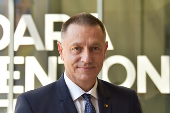 PSD continuă să atace premierul. Mihai Fifor îl acuză pe Bolojan că „vrea să bulverseze” administraţia publică (…)