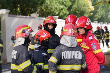 Discuția surprinsă între un pompier și reprezentantul Distrigaz, imediat după explozia din Rahova: „Păi, de când e (…)