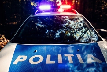 Un tânăr în vârstă de 20 de ani dat în urmărire naţională a fost prins de un poliţist aflat în timpul liber
