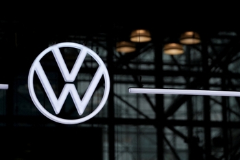 Volkswagen mizează pe investiții masive pentru un acord tarifar direct cu SUA