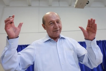 Ministrul Sănătății îl taxează pe Traian Băsescu, cel care a preferat să se opereze în străinătate