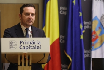 Austeritatea lovește la București - Primarul general vrea să planoneze salariile șefilor companiilor municipale