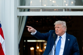 Se ocupa de 'Dosarele Epstein', cu potențial de a-l atinge pe Donald Trump, iar acum a fost demisă
