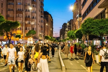 Șoc pentru un turist american care a venit în România. A închiriat un apartament în București, iar realitatea l-a (…)