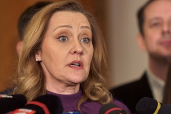 Elena Lasconi: Cea mai mare greşeală într-o societate capitalistă este să tai investiţiile