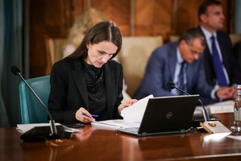 Oana Țoiu revine și se AFUNDĂ în subiectul anulării alegerilor prezidențiale